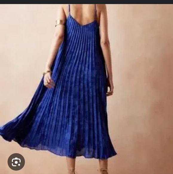 Banana Republic Blue Radiant Pleated Midi Dress size small - Picture 2 of 4